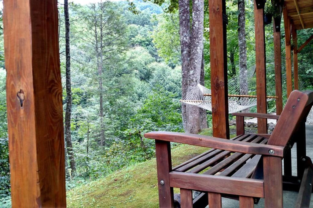 Serene & Cozy - Peaceful View - Fireplace - Creek Fleetwood المظهر الخارجي الصورة